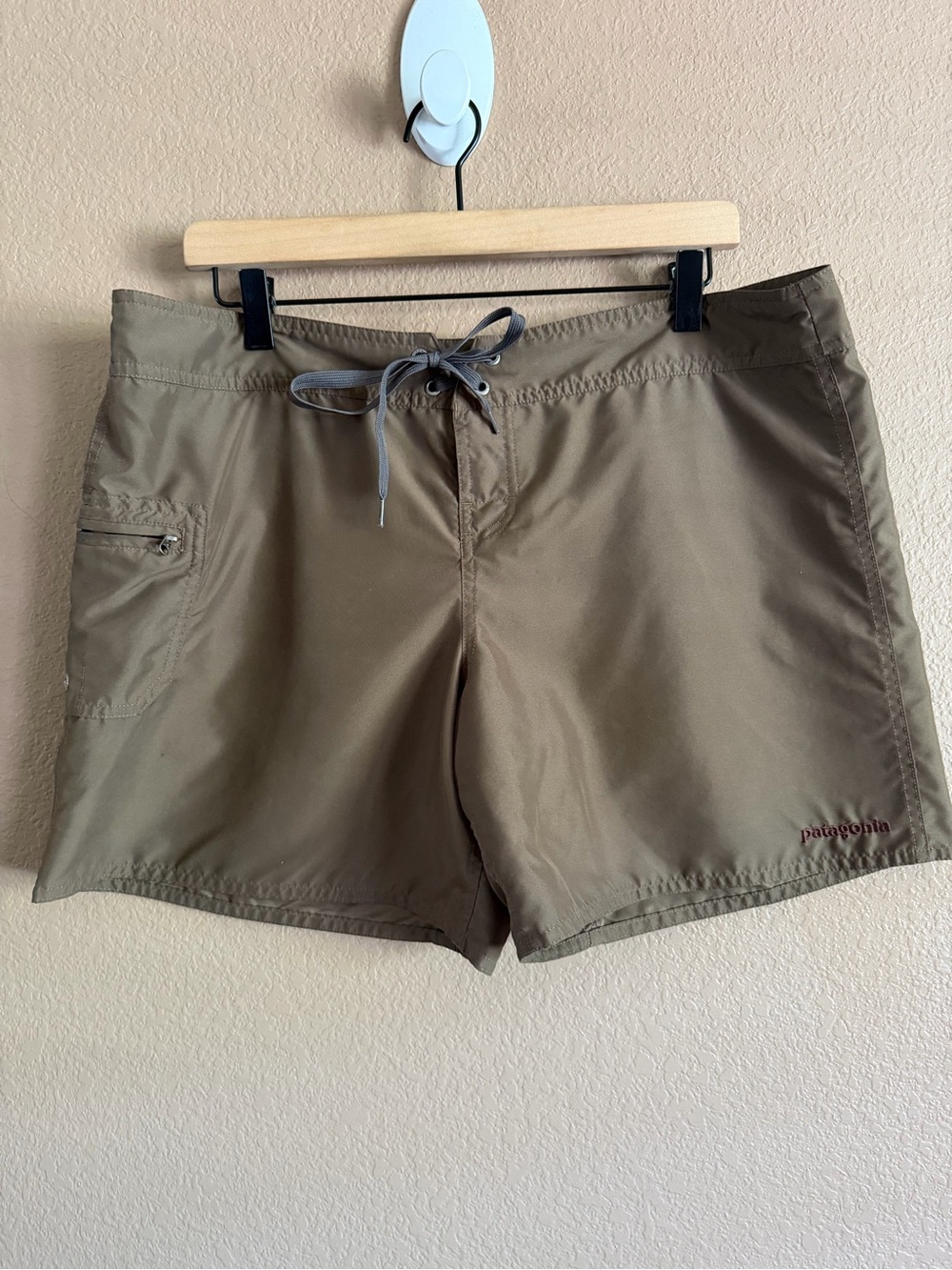 Patagonia Tie Up Closure Athletic Shorts Size 14